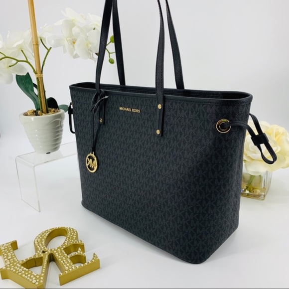 LAST DAY SALE Michael Kors Jet Set Drawstring Tote - Picture 3 of 8